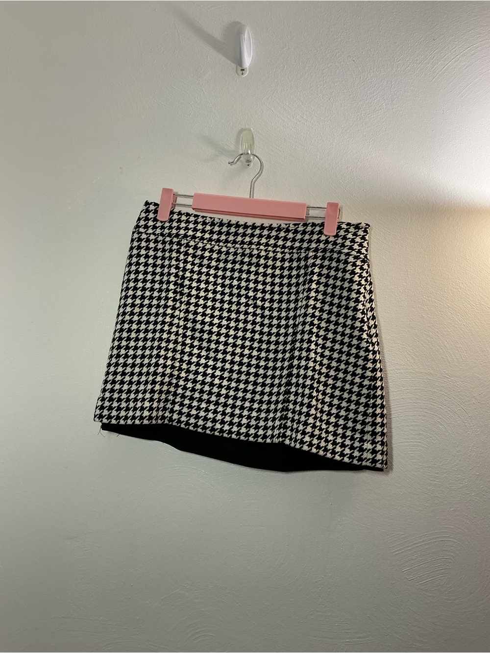 The Limited Black & White Houndstooth Mini Skirt Size 2